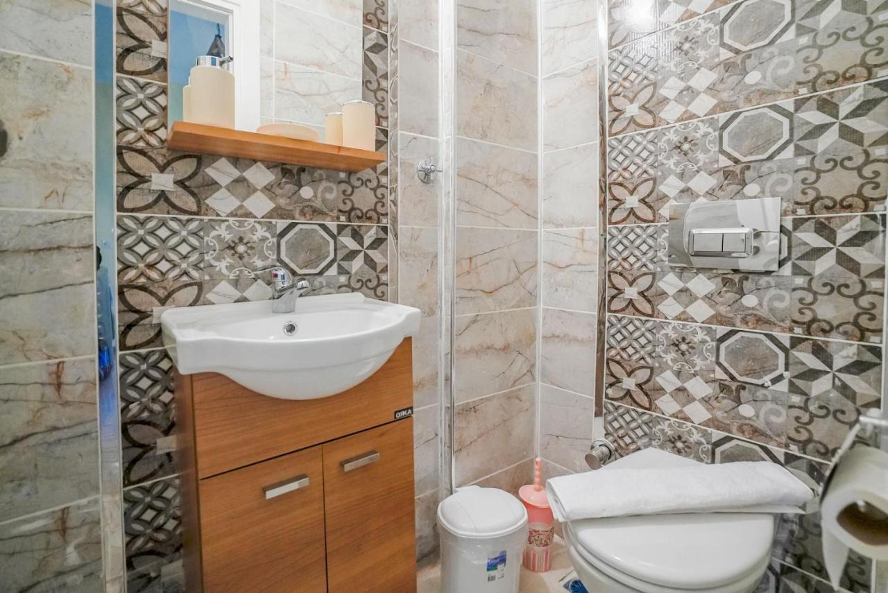 Central And Comfy Flat With Balcony In Muratpasa Antália Exterior foto